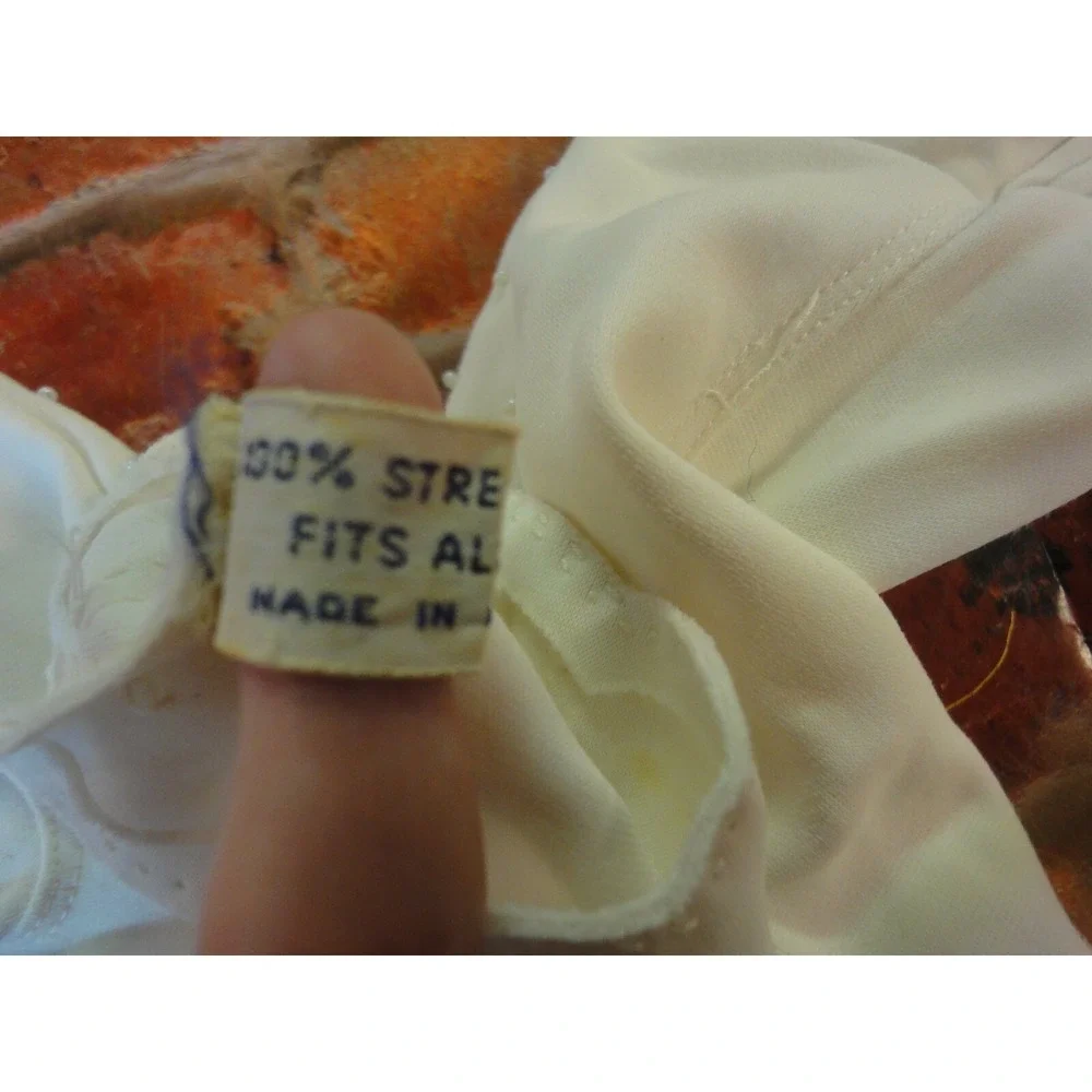 Vintage stretchy nylon beaded off white womens ladies‎ wrist gloves Hong kong